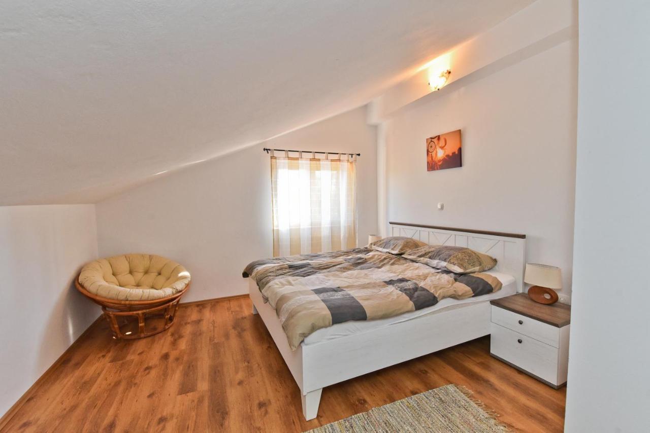 Holiday Home Taras Smilcic Dış mekan fotoğraf